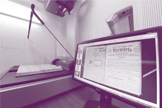 Die Digitalisierungsstraße der Bibliothek für die Digitalisierung historischer Zeitungen, April 2015