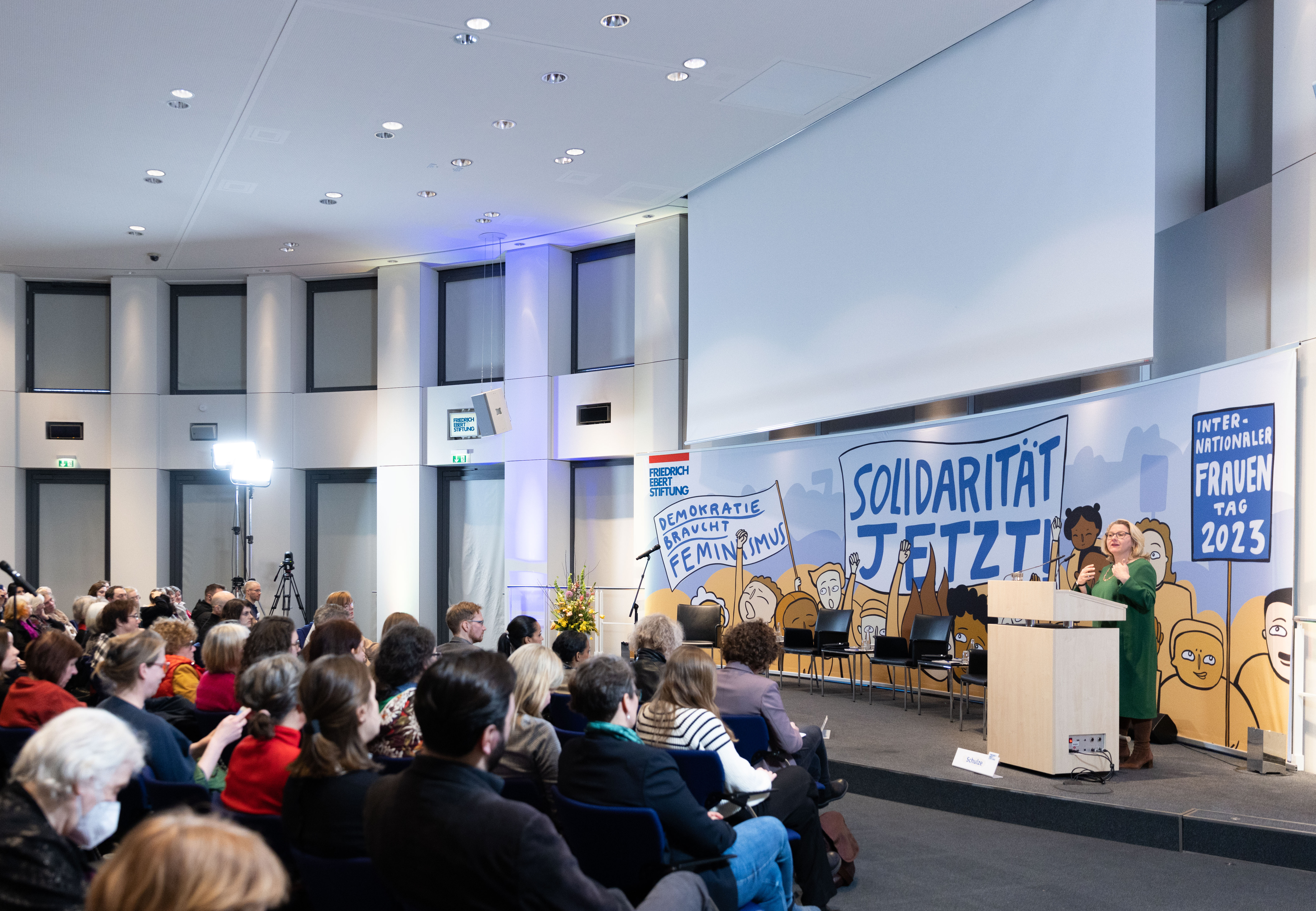 FES-Podiumsdiskussion zum Internationalen Frauentag 2023