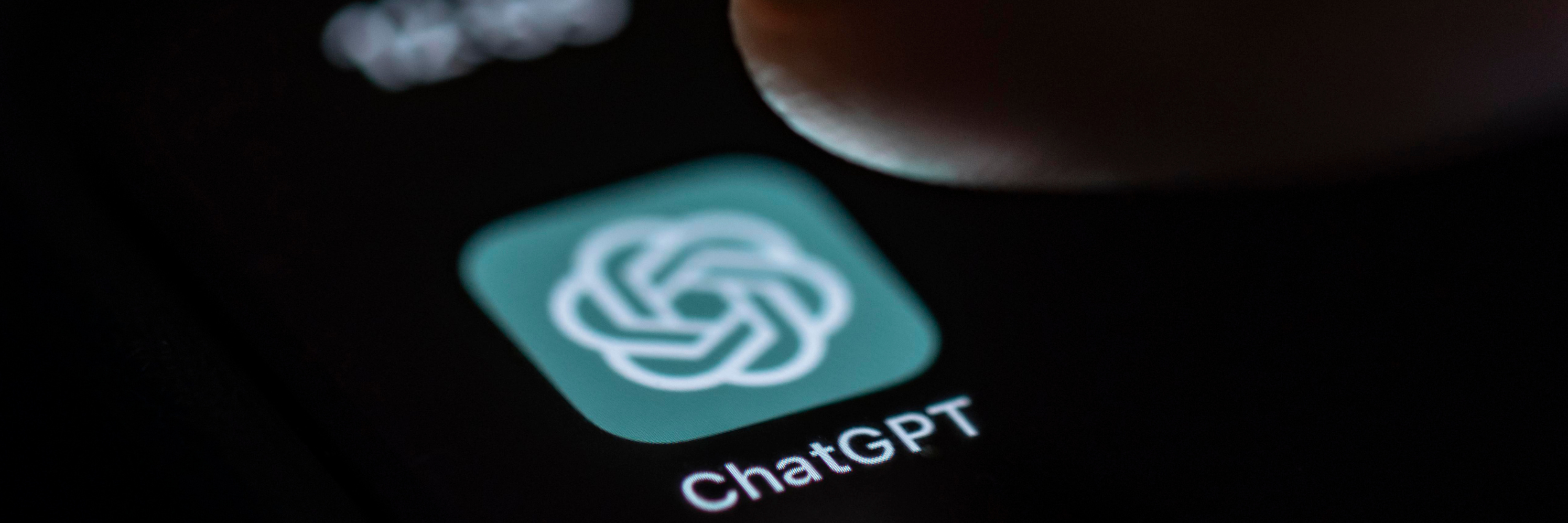 Smartphone-Screen mit der App Chat GPT
