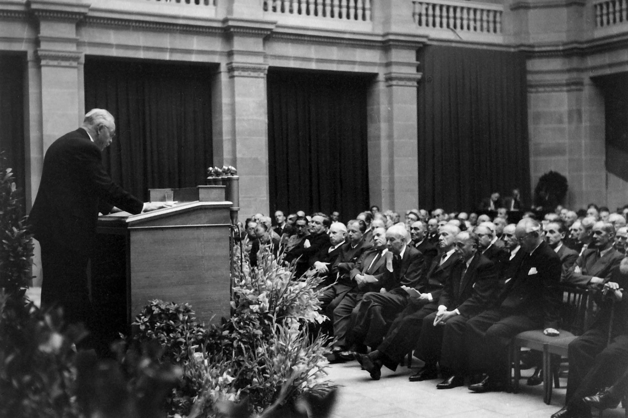 Sitzung des Parlamentarischen Rates im Museum König in Bonn, 01.09.1948 (Quelle: AdsD, 6/FOTA035369; Rechte: AdsD)
