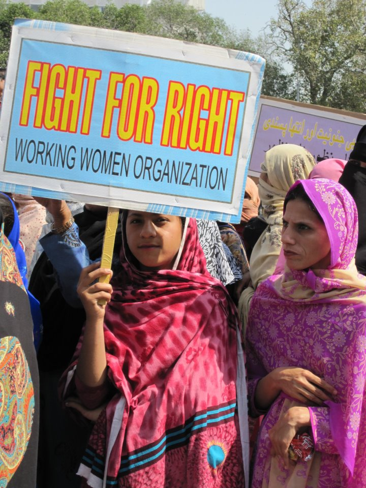 Pakistanische Frauen demonstrieren für Frauenrechte zum 99. Internationalen Frauentag, Lahore, März 2010