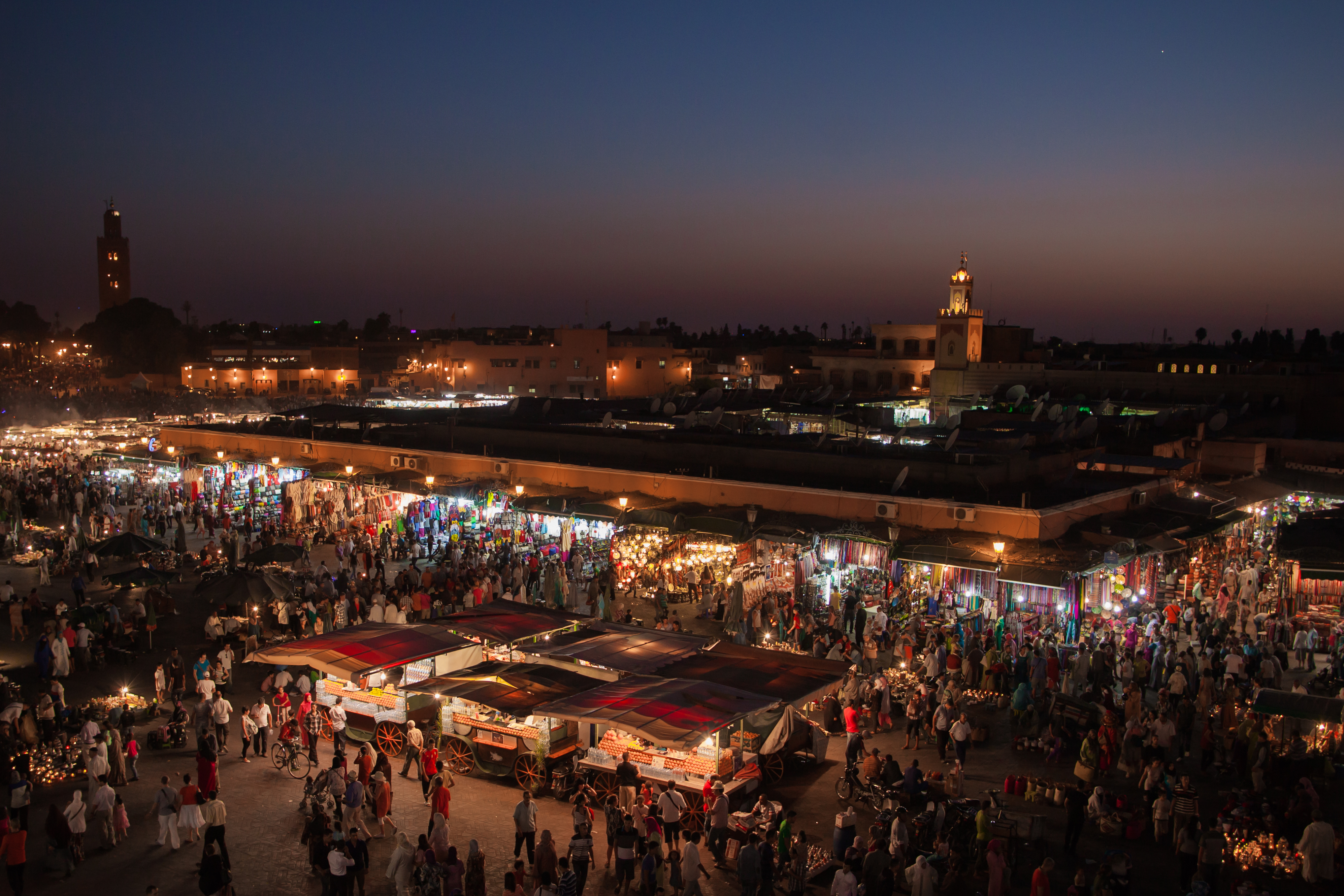 Marktplatz Jemma el-Fnaa in Marrakesch bei Nacht, Marokko
