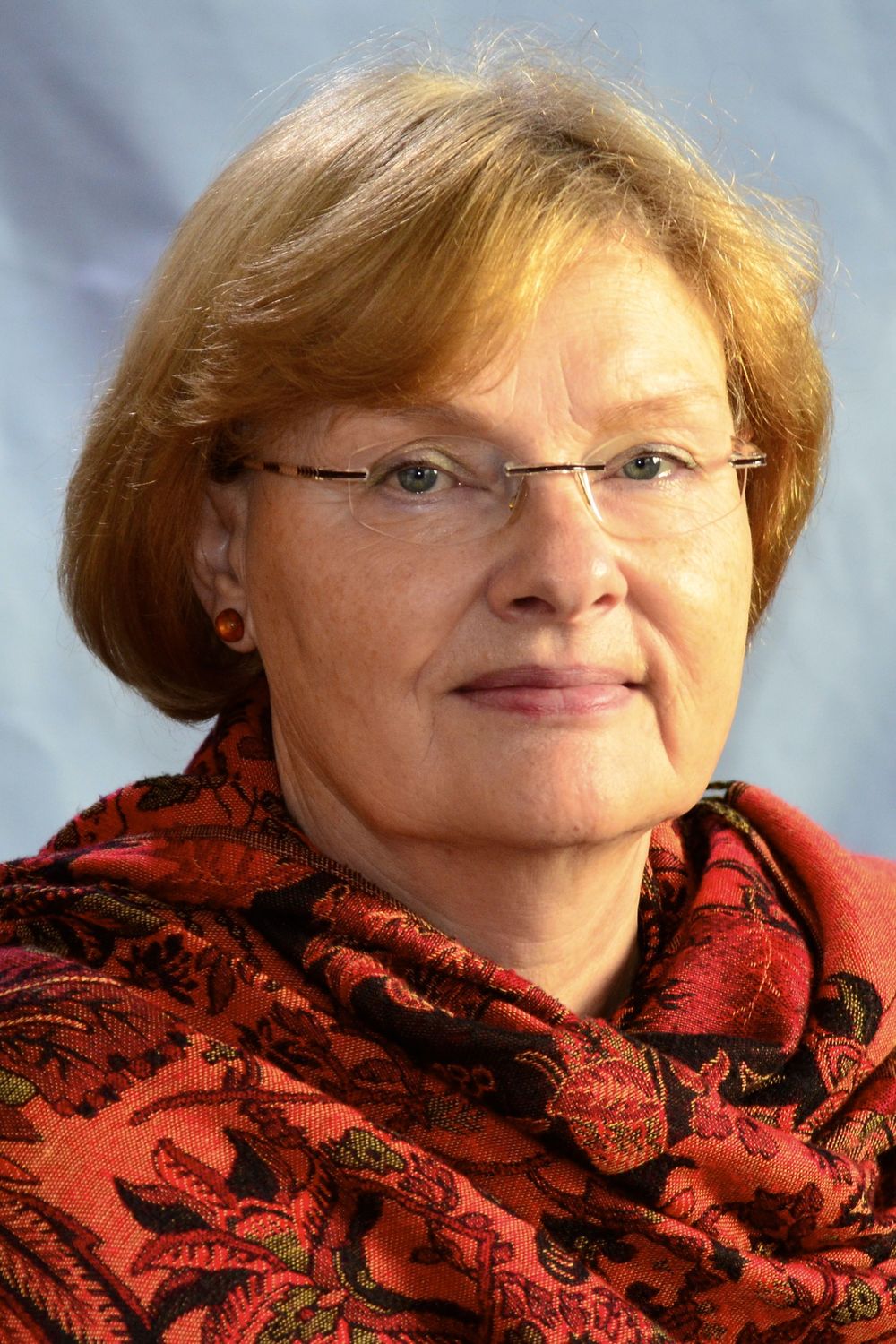 Dr. Annette Kasper