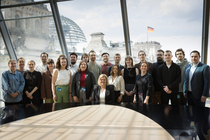 von Maik Reichert
Gruppenbild der Teilnehmenden mit Nancy Faeser