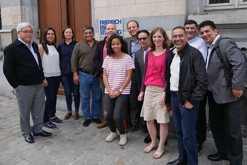 Mitglieder der DAGs aus Kolumbien, Peru und Ecuador in Brüssel