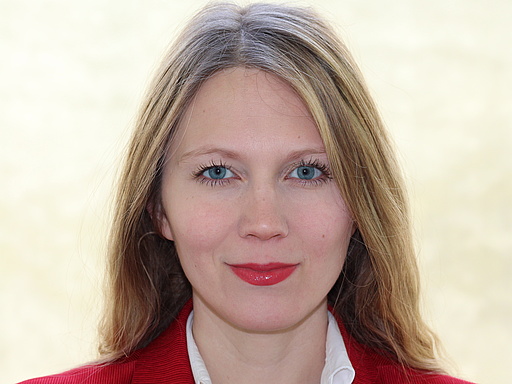 Dr. Kira Vinke