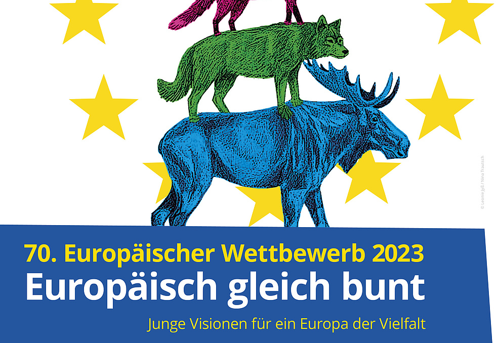 Wie die Bremer Stadtmusikanten steht eine gelbe Eule auf einem roten Fuch. Dieser auf einem grünen Wolf und zuletzt auf einem blauen Elch. Um die Tiere herum sind die gelben Sterne der EU.