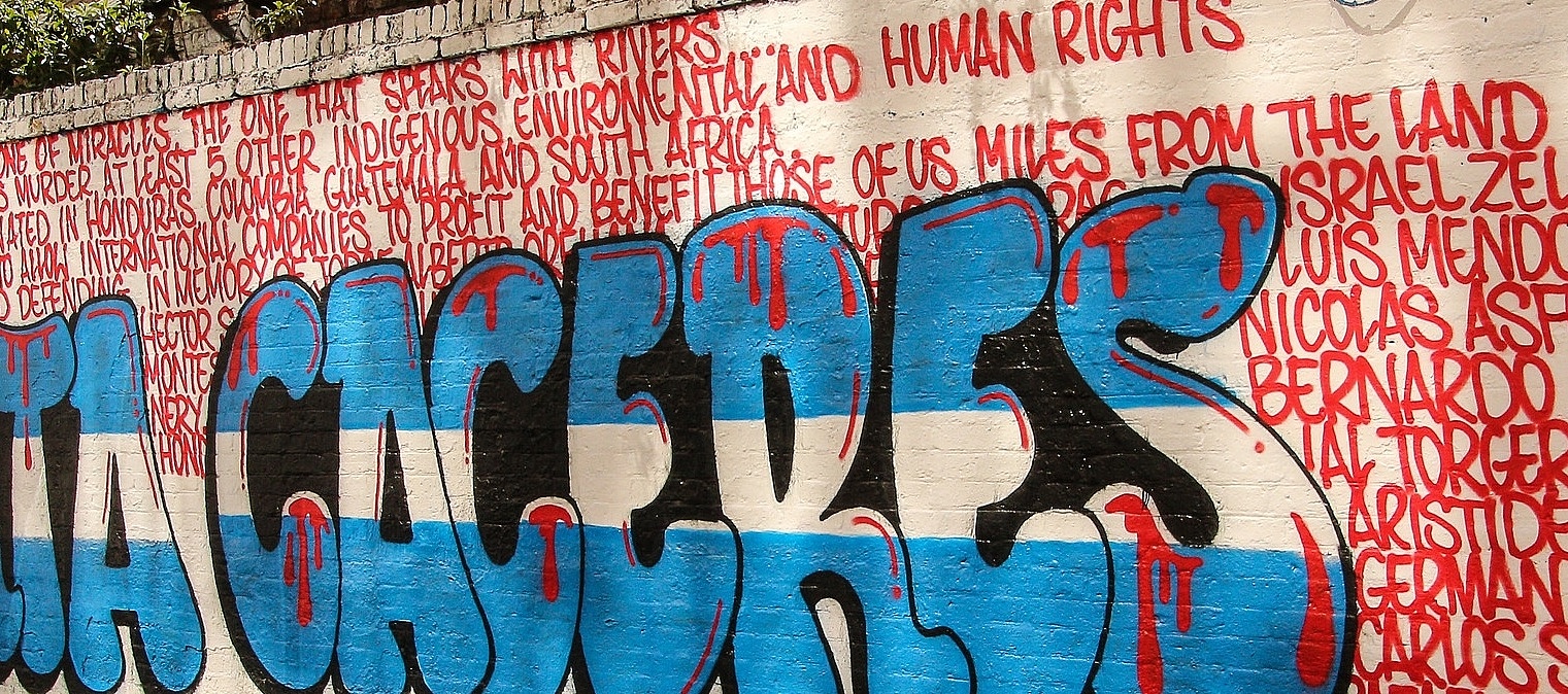 Mauer mit Graffiti, das der honduranischen Umwelt- und Menschenrechtsaktivistin Berta Caceres gedenkt