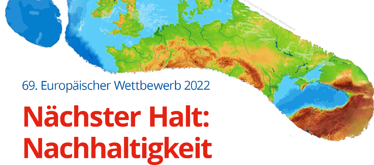 Ein großer Fußabdruck, dargestellt aus der Europalandkarte, ist auf einem weißen Hintergrund. Titel des Wettbewerbs 2022 ist "Nächster Halt: Nachhaltigkeit".
