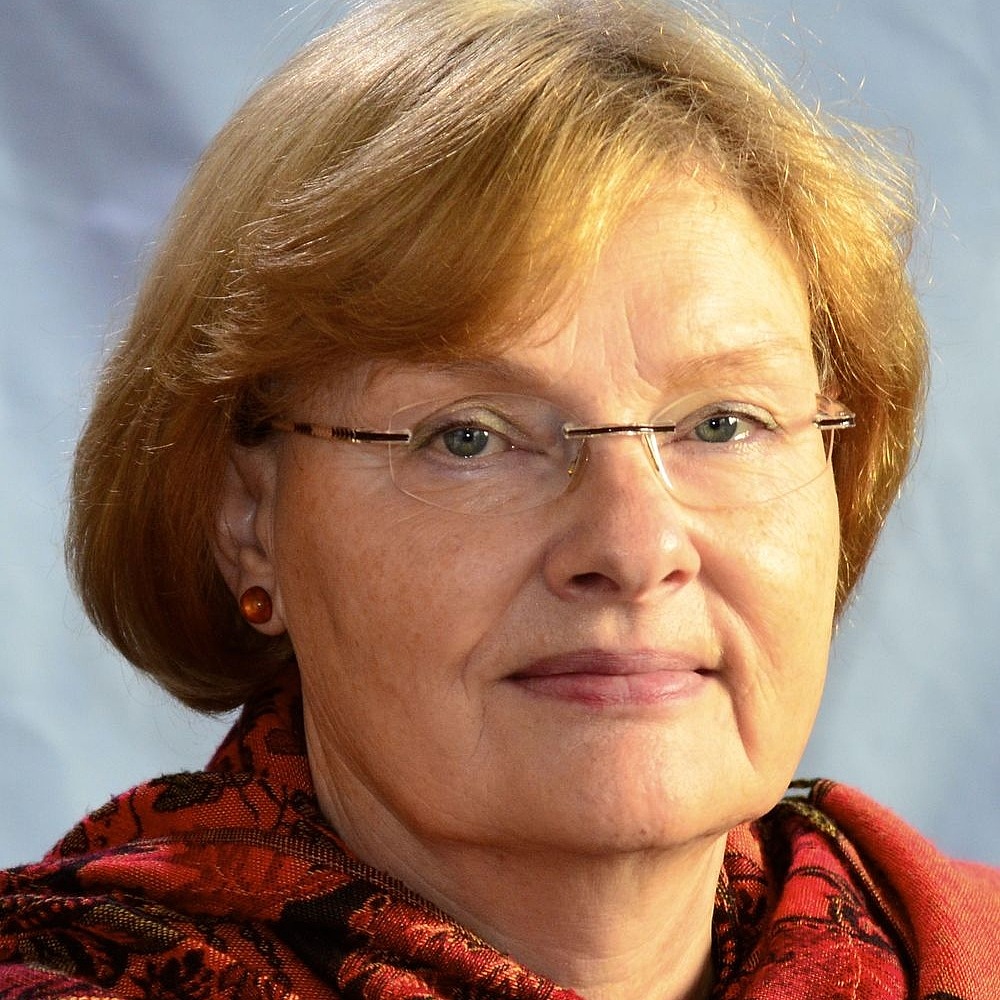 Dr. Annette Kasper