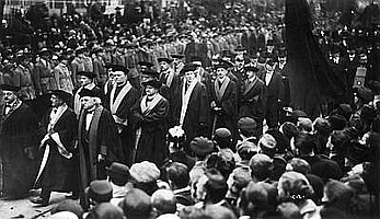 Bei der Beisetzung Friedrich Eberts, 1925