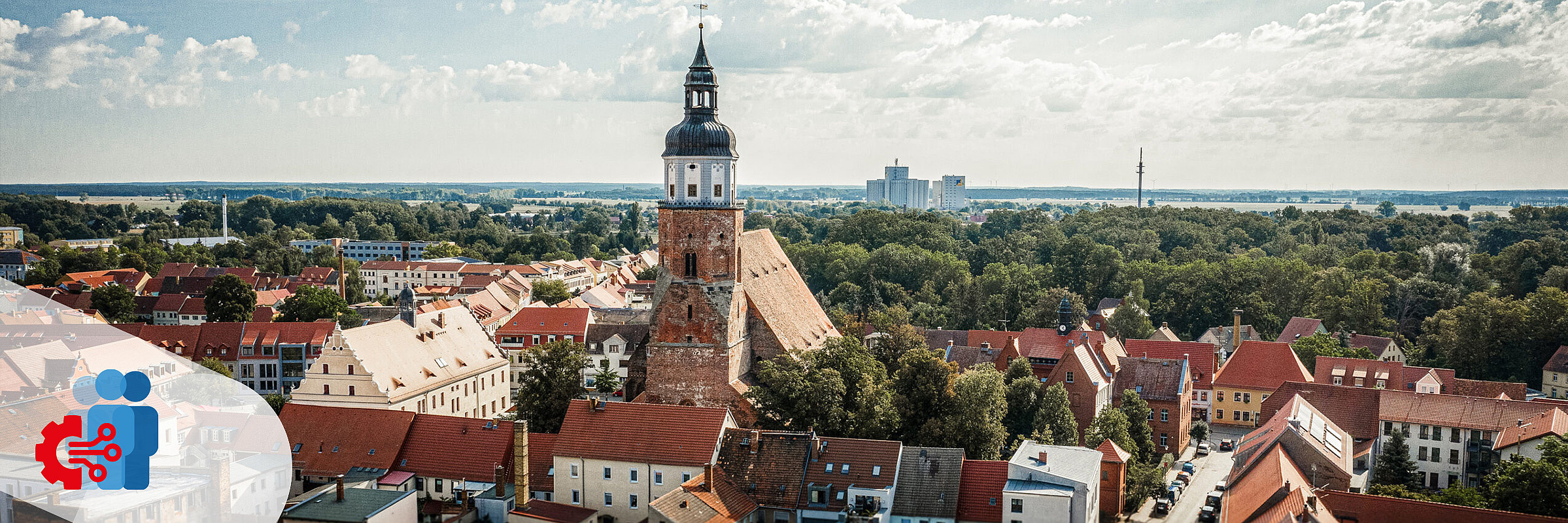 Luftaufnahme von Herzberg in der Lausitz, im Zentrum der Kirchturm