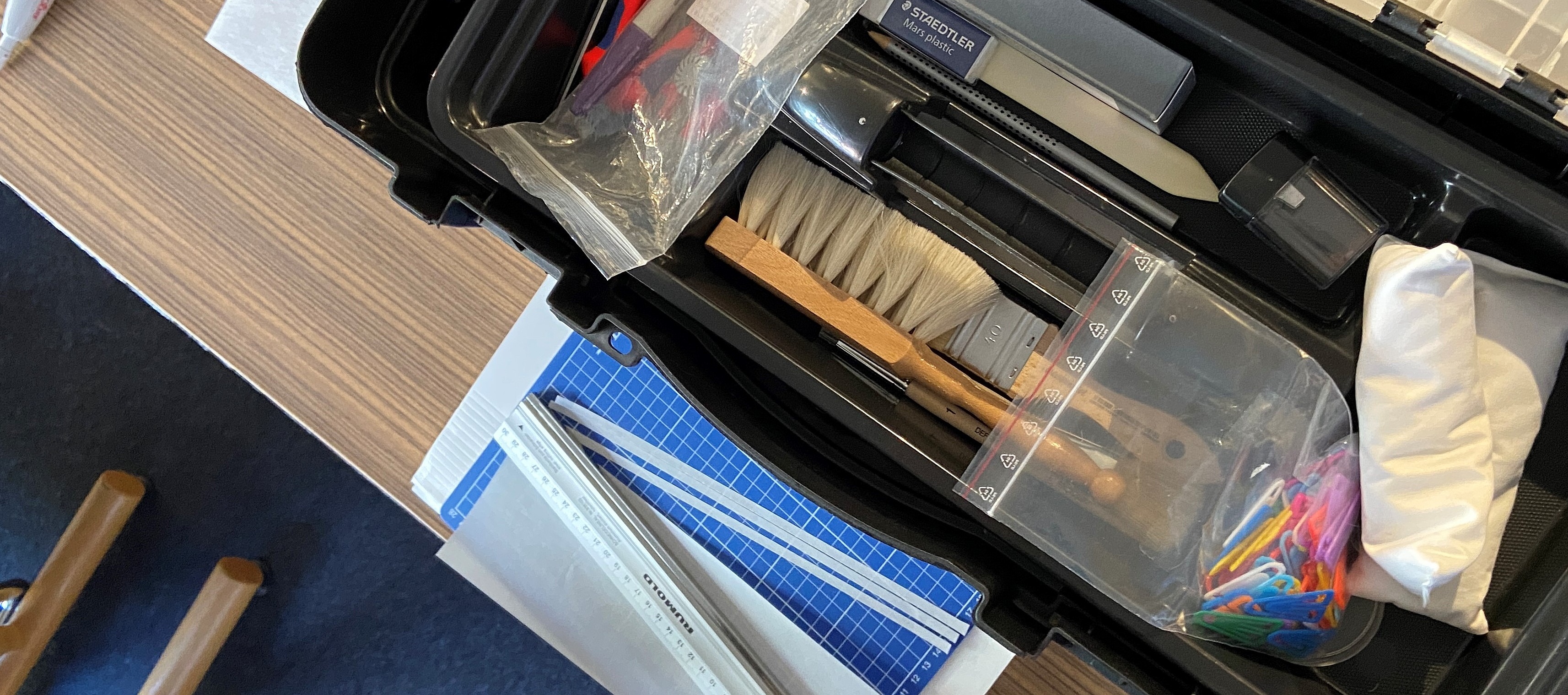 Werkzeugkoffer zum Erhalt von Archivbeständen
