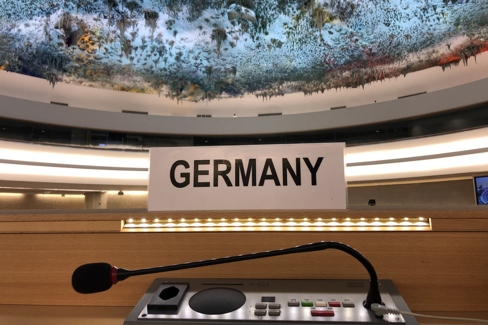 Deutschlands Sitz im Menschenrechtssaal der Vereinten Nationen, wo die UPR Überprüfung stattfinden wird. 