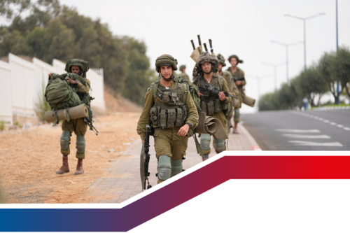 Israelische Soldaten erreichen Sderot, eine Stadt in der Nähe des Gazastreifens, Mittwoch, 11. Oktober 2023.