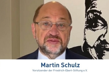 Martin Schulz gibt Videonachricht aus Johannesburg, Südafrika 