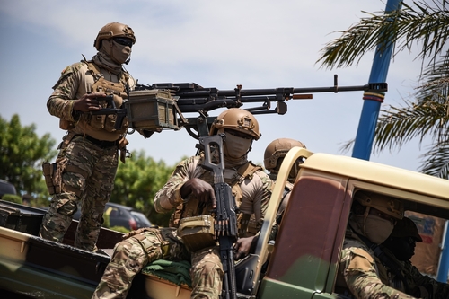 Bewaffnetes Militär in Mali