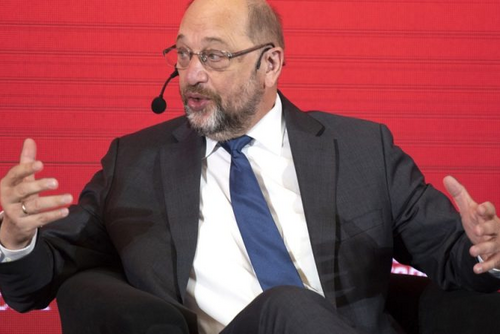 Martin Schulz redet auf einer Veranstaltung