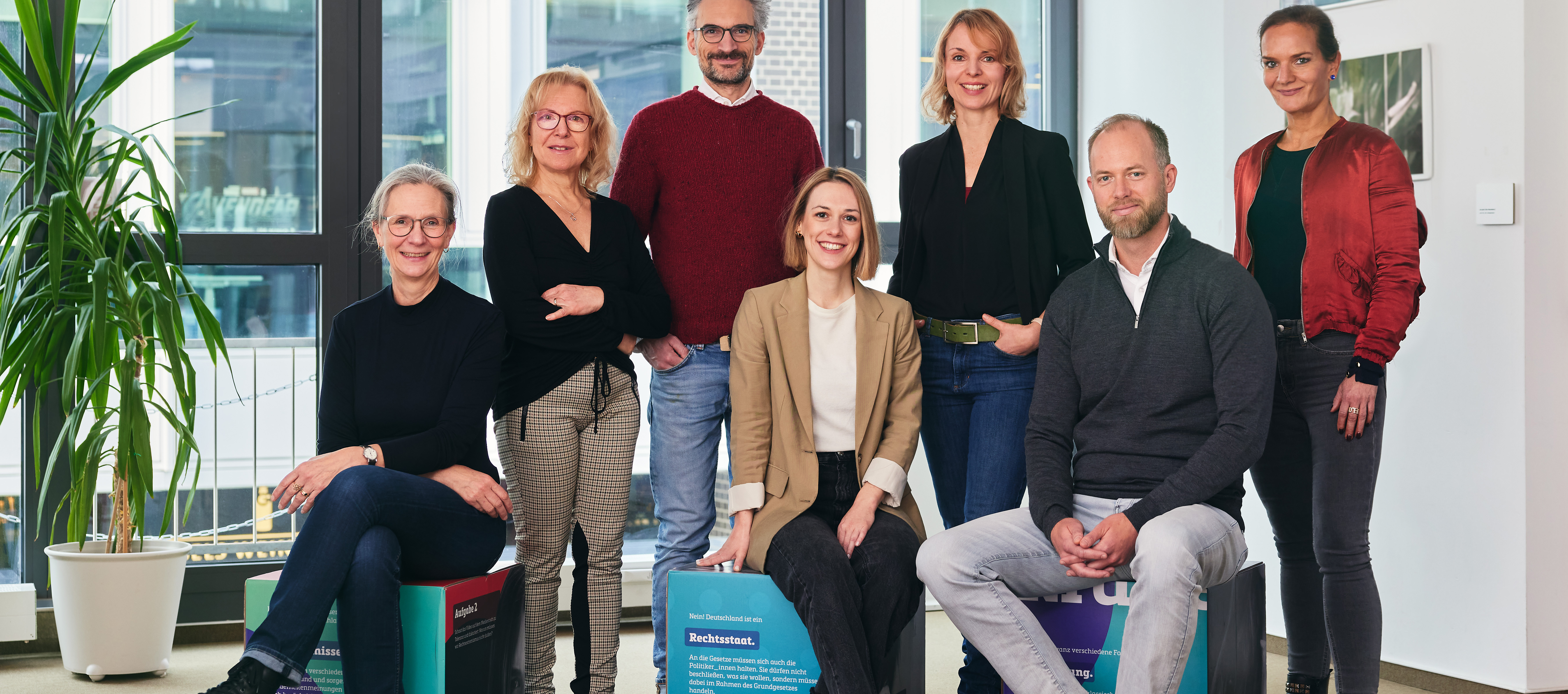 Gruppenfoto der Teammitglieder der FES Bayern Büro München
