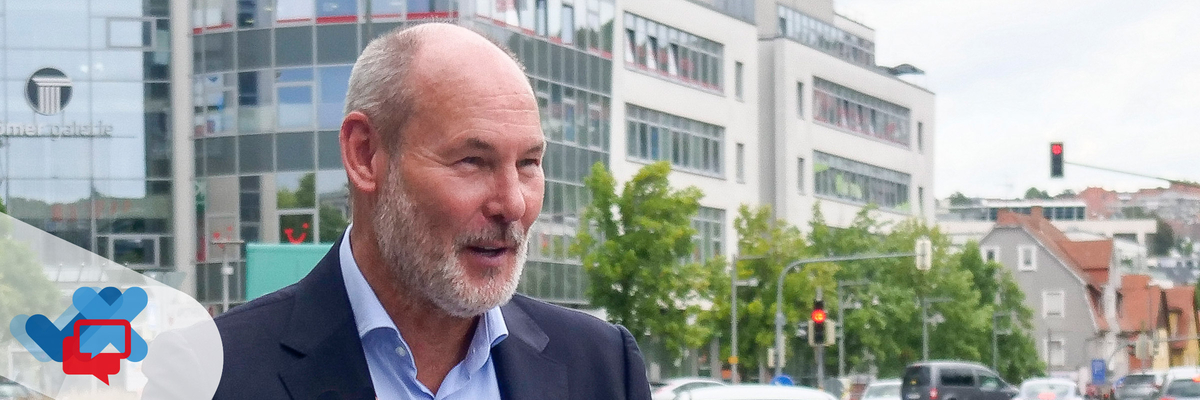 Leonberg - Sommergespräch 2022 mit Oberbürgermeister Martin Cohn, gegenüber dem Leocenter.
