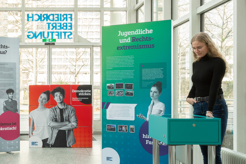 Vortragsveranstaltung zur Ausstellung: Demokratie stärken – Rechtsextremismus bekämpfen