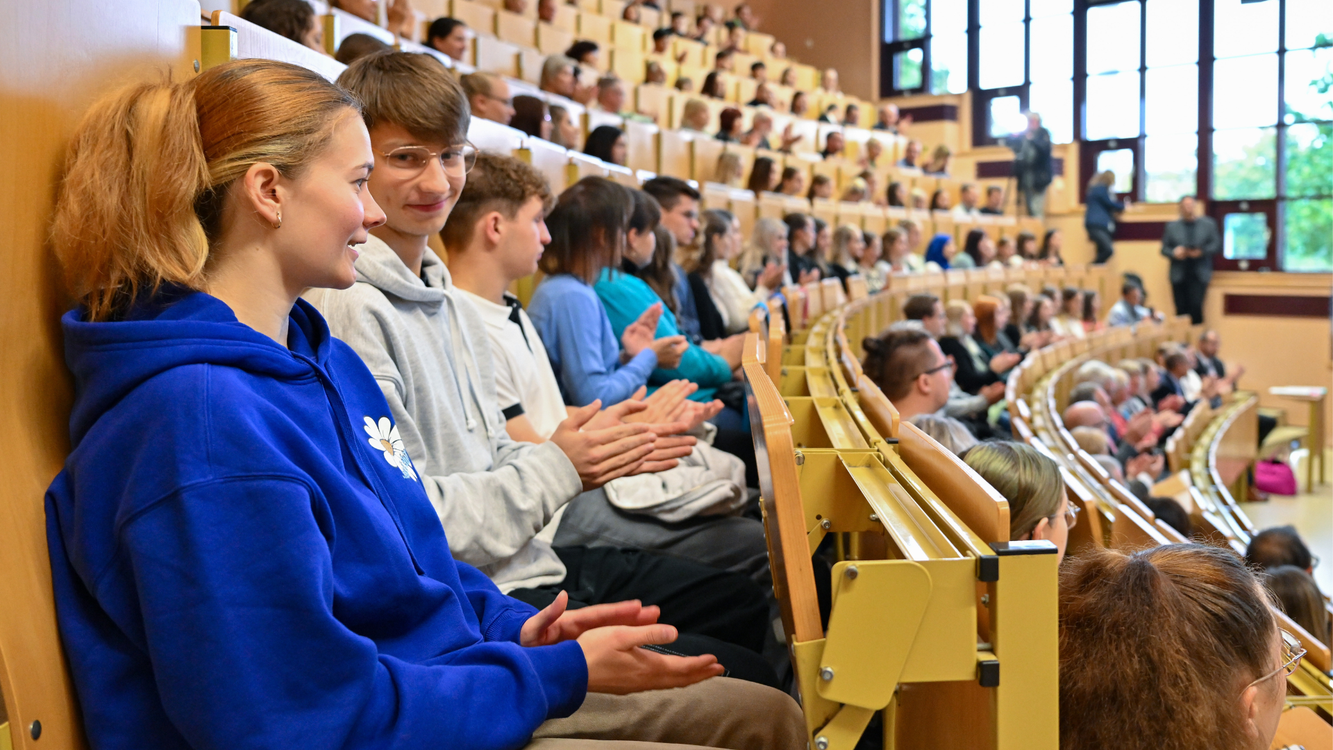 Zwischen Meme und Mod: Wie TikTok, Instagram und Gaming von Extremisten unterwandert wird