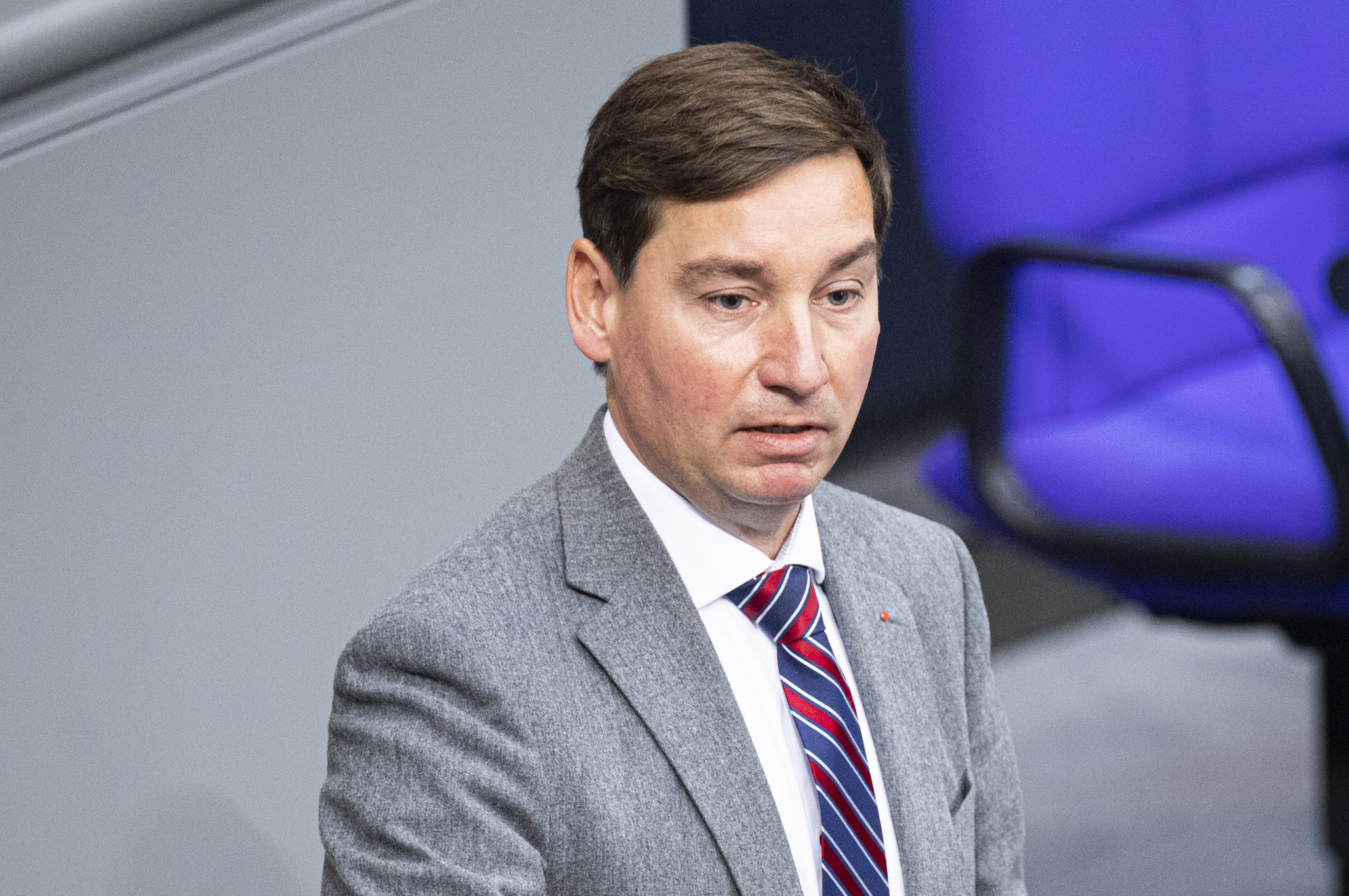 Sebastian Hartmann im Bundestag bei einer Rede. Er ist der innenpolitische Sprecher der SPD-Bundestagsfraktion.