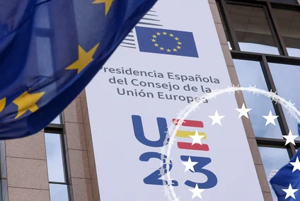 Spanischer Ratsvorsitz: Riesenplakat auf EU-Ratsgebäude
