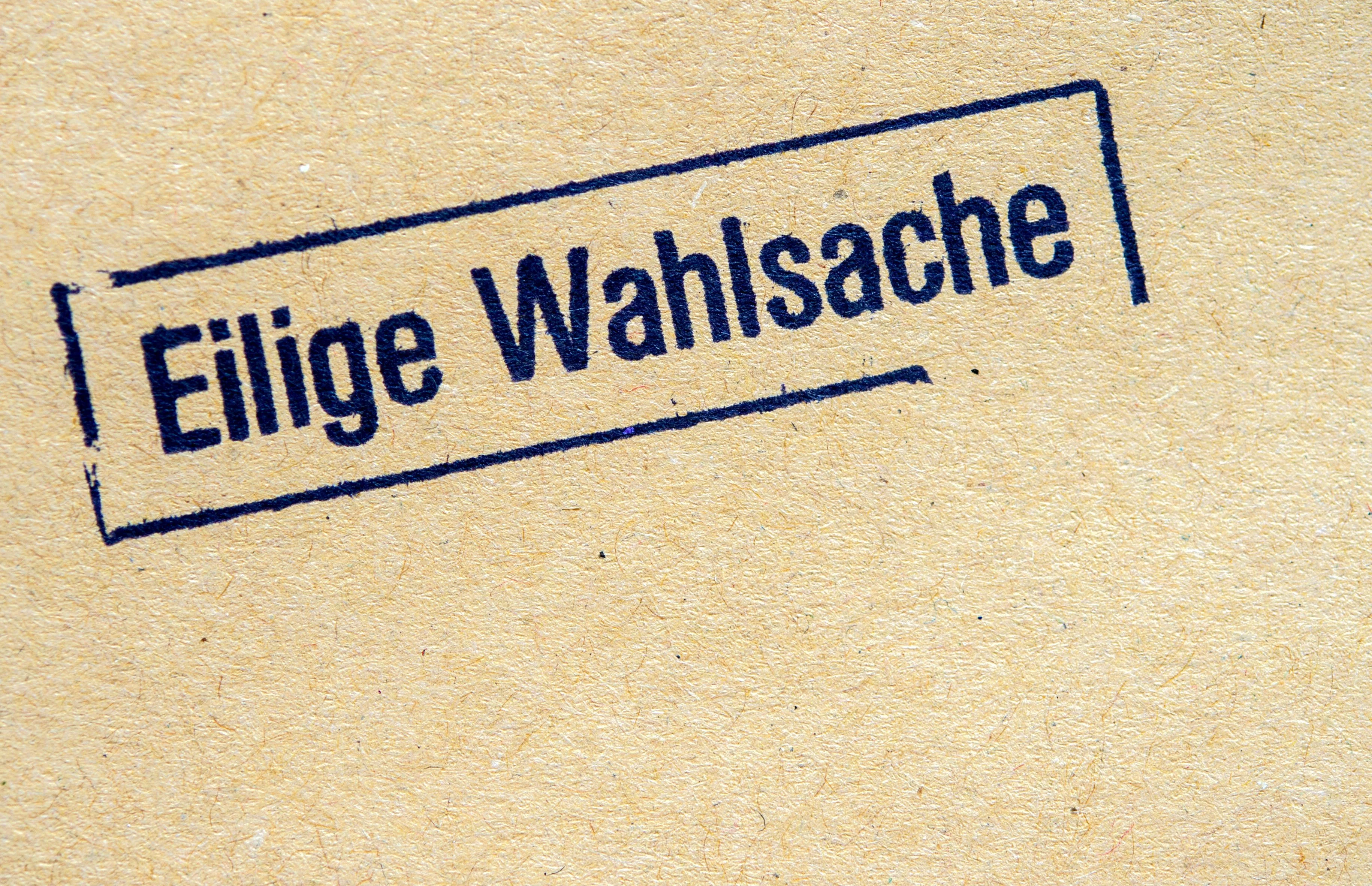 Fläche mit der Aufschrift "Eilige Wahlsache"