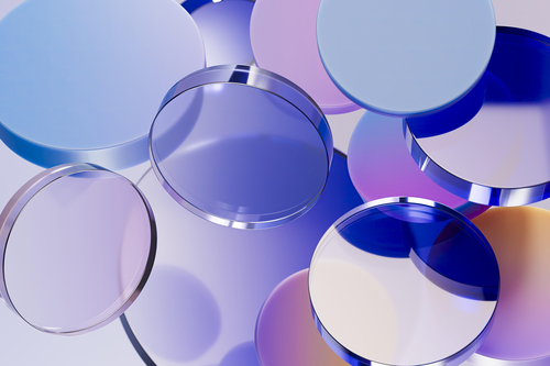 Abstraktes Bild von transparenten Scheiben, die Münzen ähneln.