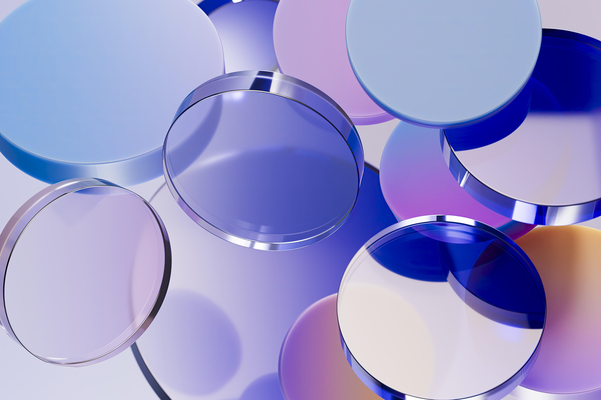 Abstraktes Bild von transparenten Scheiben, die Münzen ähneln.