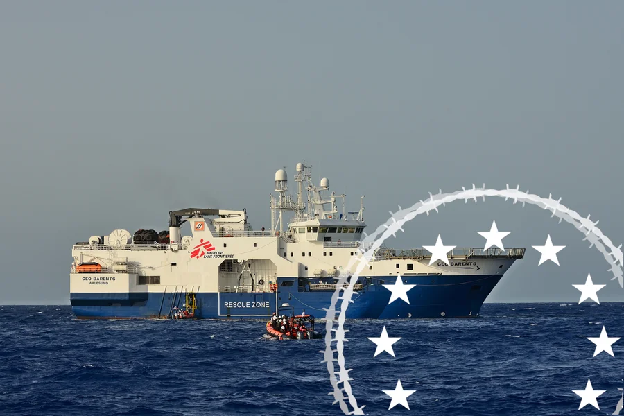 Seenotrettung: private Seenotretter der Organisation "Ärzte ohne Grenzen" im zentralen Mittelmeer: die als Rettungsschiff gecharterte "Geo Barents" mit Overlay der Artikelreihe zur EU-Asylreform