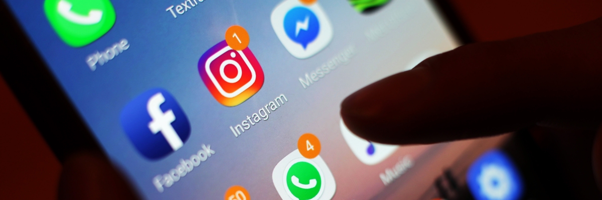 Homescreen eines Smartphones mit Social-Media-Apps