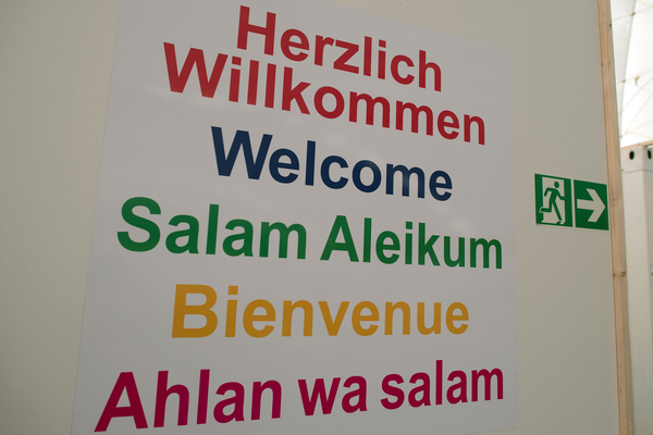 A sign bearing the word 'Welcome' in various languages