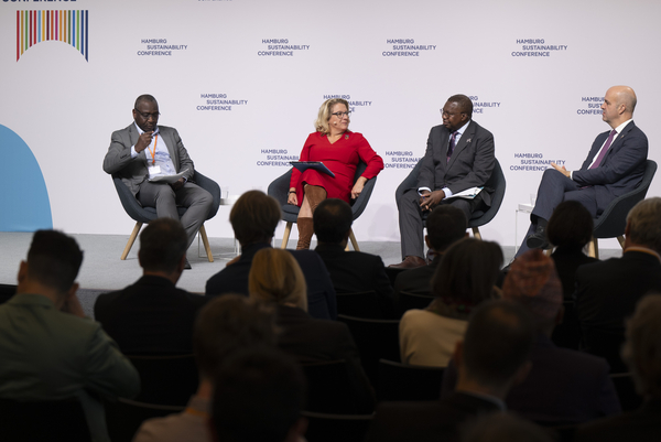 Diskussion mit Svenja Schulze, Albert Muchanga und Marcel Fratzscher zu Steuergerechtigkeit
