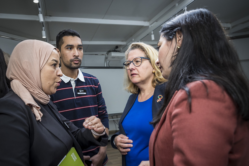 Federal Minister Svenja Schulze in conversation at the opening of a centre for migration and development in Morocco.