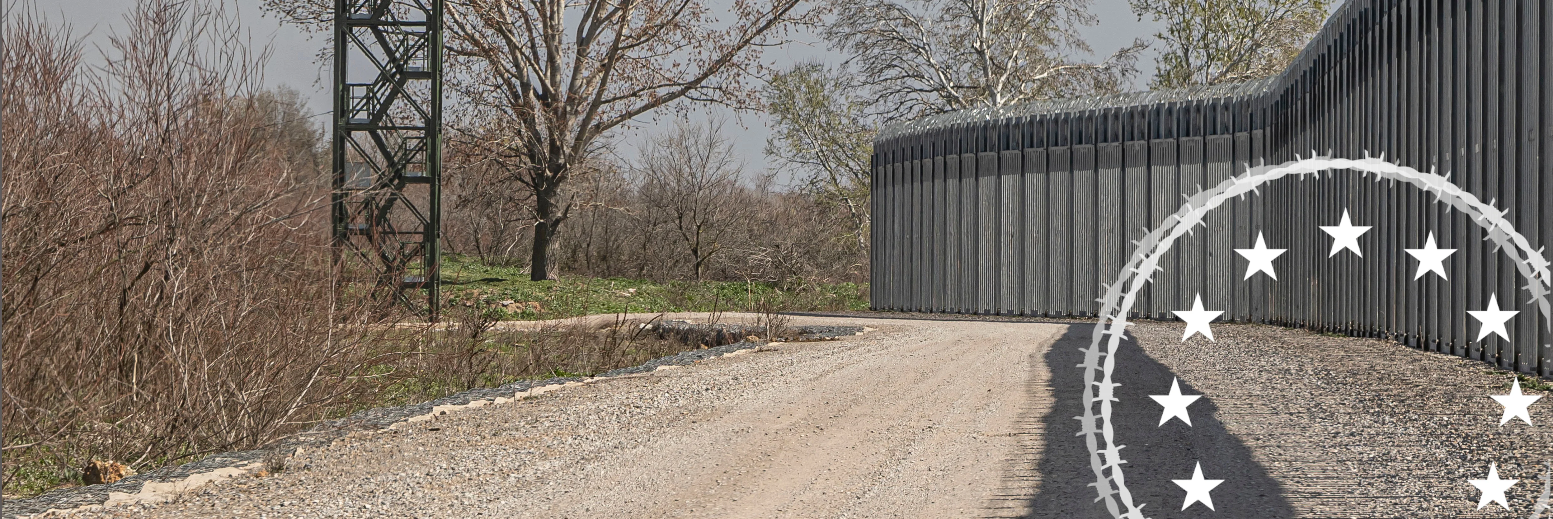 EU-finanzierter Teil des befestigten Grenzzauns mit Wachturm entlang des Evros-Flusses zwischen Griechenland und Türkei. Darauf zu sehen ist ein Overlay der FES-Artikelreihe zur GEAS, ein Symbol aus Stacheldraht und den 12 Sternen der Europaflagge..