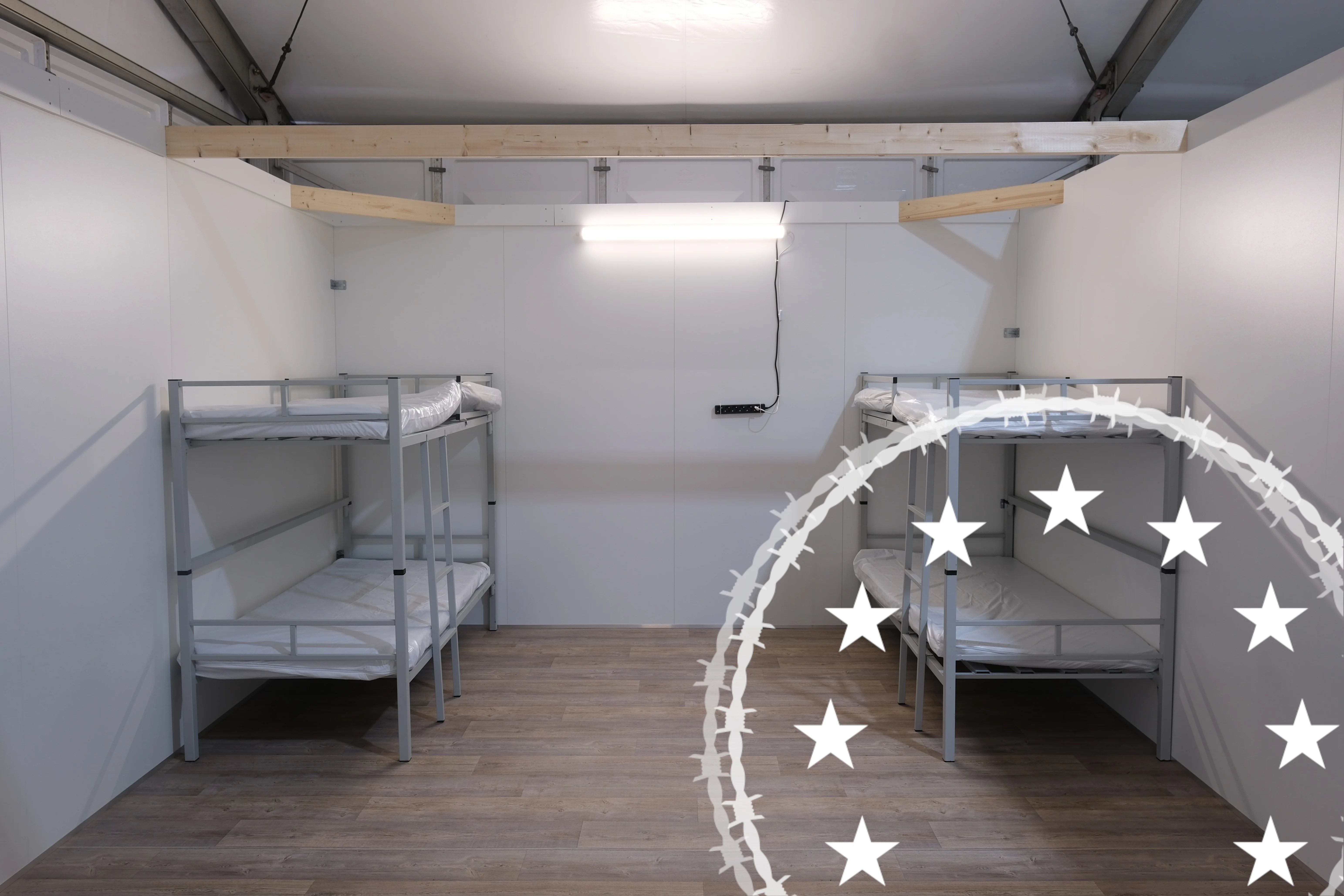 Betten in einer Notunterkunft für Geflüchtete. 