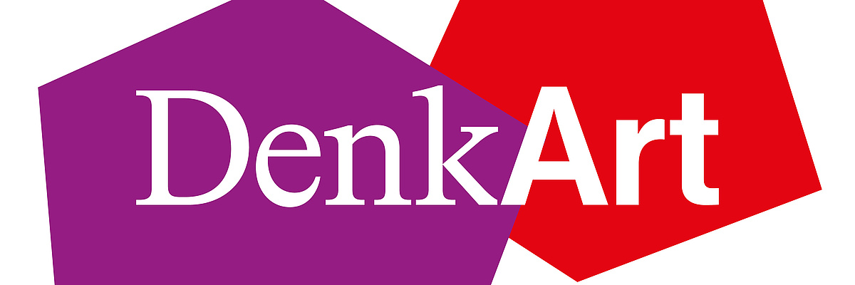 Key Visual mit DenkArt-Schriftzug in rot und lila