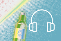 Eingerolltes Papier in Glasflasche neben Icon eines Kopfhörers