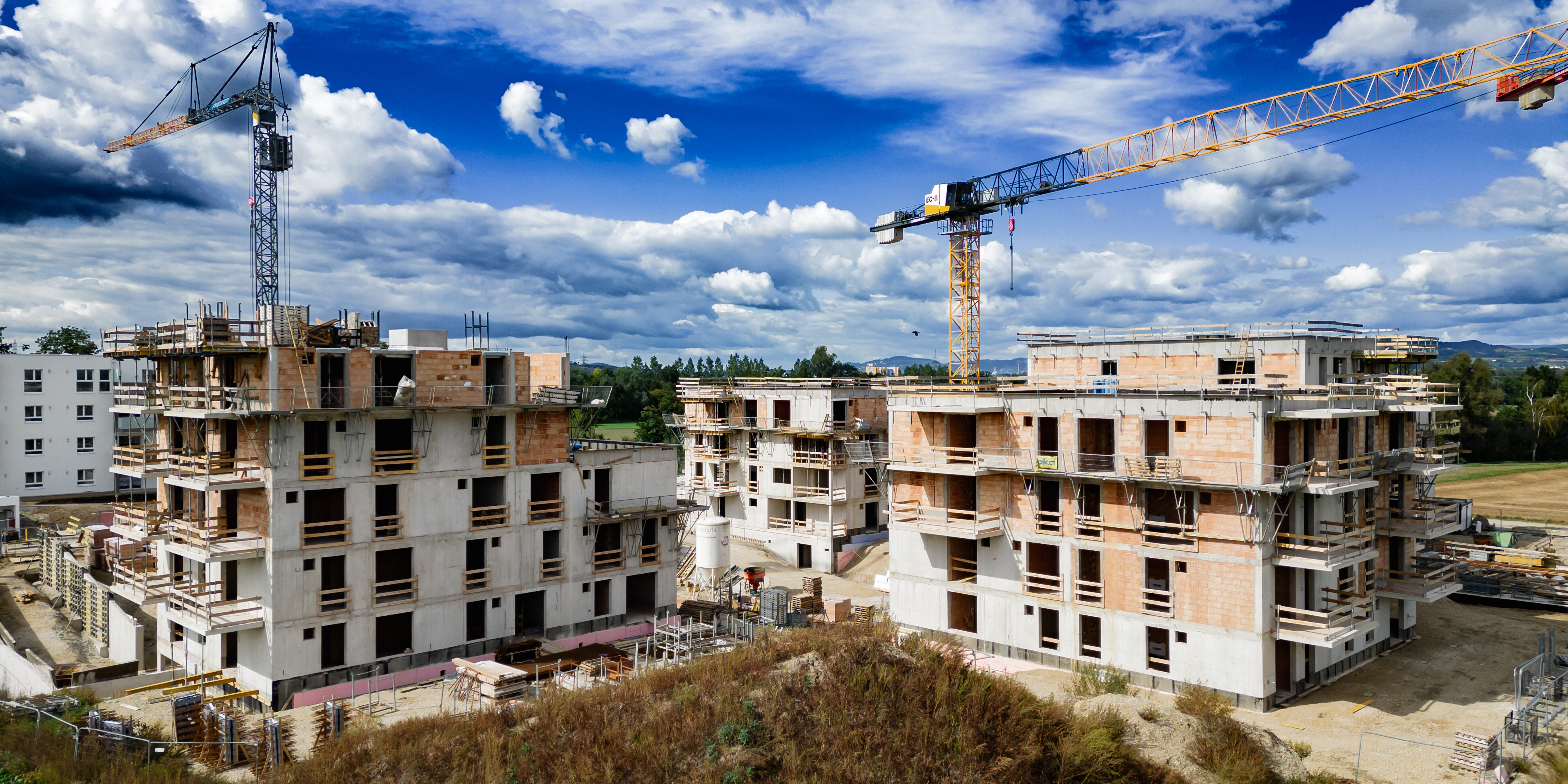 Baustelle von Mehrfamilienwohnhäusern