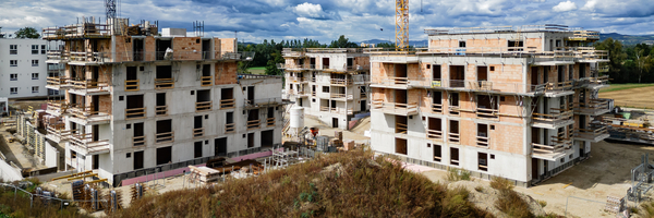 Baustelle von Mehrfamilienwohnhäusern