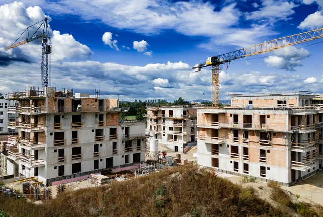 Baustelle von Mehrfamilienwohnhäusern